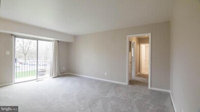 10655 Montrose Ave in Bethesda, MD - Building Photo - Building Photo