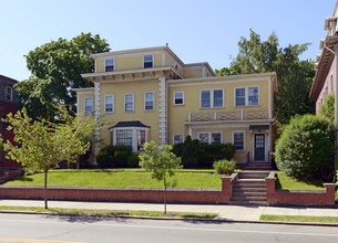 1582 Westminster St in Providence, RI - Building Photo - Building Photo