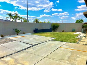 725 Costa Alyssa Ct in Mc Farland, CA - Foto de edificio - Building Photo