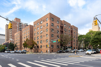 350 E 30th St in New York, NY - Building Photo - Building Photo