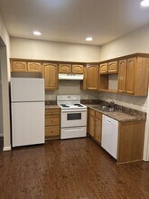 136 E Center Town Dr, Unit 136 in Crossville, TN - Foto de edificio - Building Photo