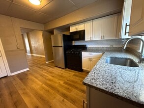 820 N Curley St in Baltimore, MD - Building Photo - Building Photo