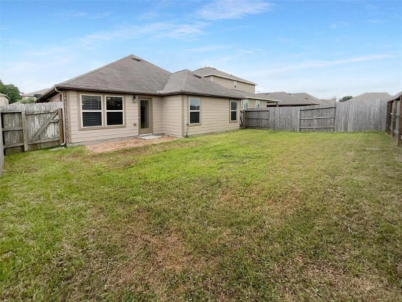 25621 Ramsey Heights Way in Porter, TX - Building Photo