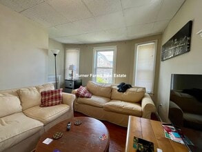 14 Dow St, Unit 2 in Somerville, MA - Building Photo - Building Photo