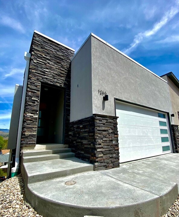 1266 E Echelon Rdg Ln in Boise, ID - Building Photo