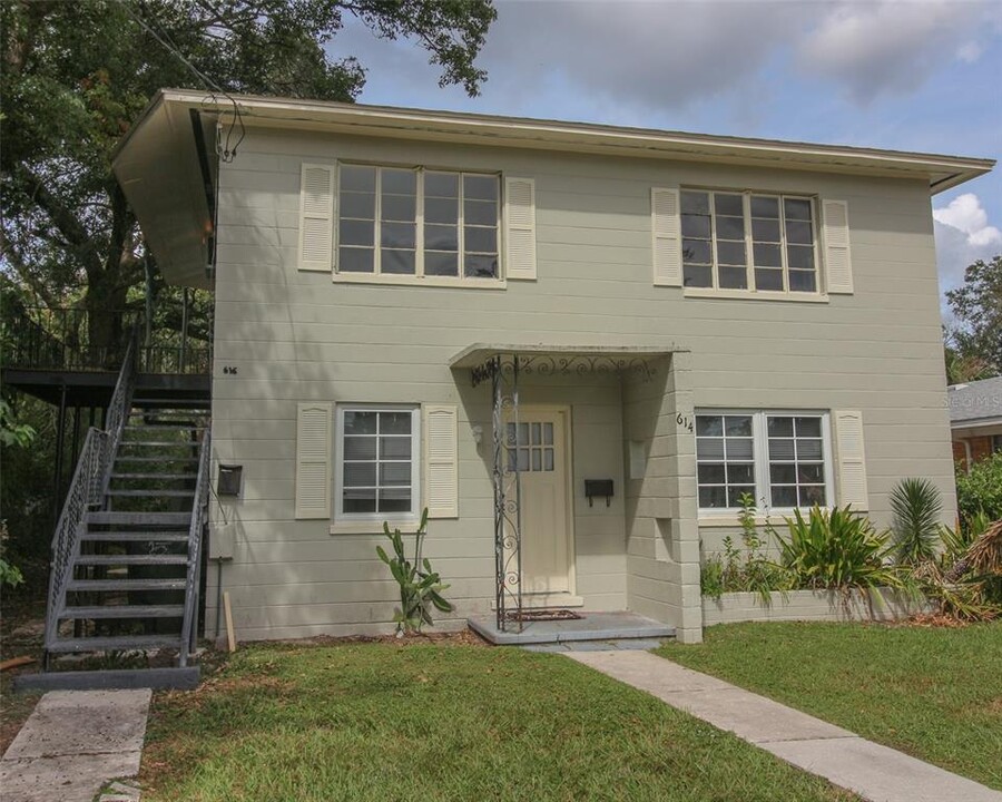 616 Charles St in Lakeland, FL - Foto de edificio