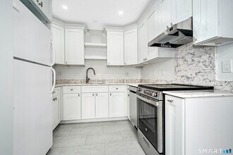 30 Riverside Ave in Stamford, CT - Building Photo - Building Photo