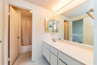 55889 Santa Fe Trl in Yucca Valley, CA - Foto de edificio - Building Photo