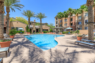 Loreto & Palacio Apartments in Las Vegas, NV - Building Photo - Building Photo