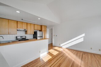 680 Shotwell St in San Francisco, CA - Building Photo - Building Photo