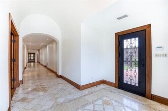 8607 Midway Rd in Dallas, TX - Building Photo - Building Photo