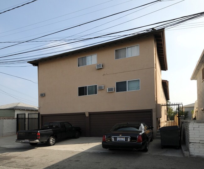 5724 Via San Delarro in Los Angeles, CA - Foto de edificio - Building Photo