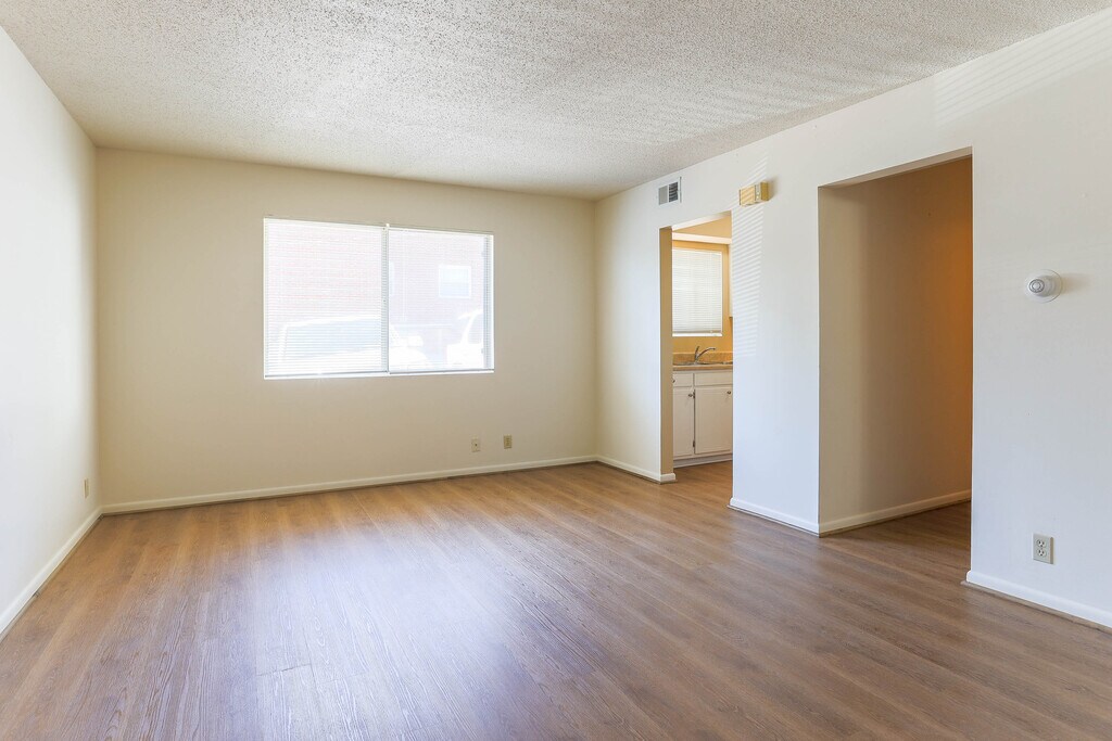 MarCon Dundee Apartments Omaha, NE Apartments