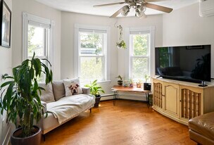 39 Regent St, Unit #3 in Cambridge, MA - Building Photo