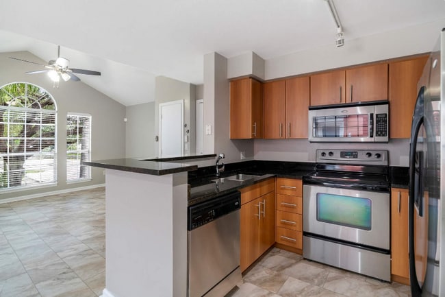 1125 Crystal Way in Delray Beach, FL - Foto de edificio - Building Photo