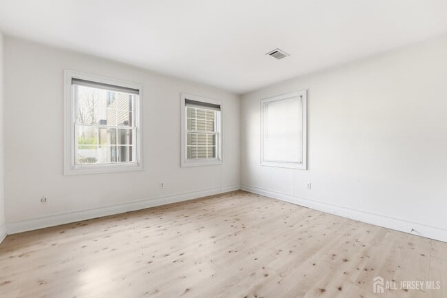 50-10 Prospect St in Metuchen, NJ - Building Photo - Building Photo