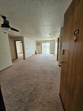 Wilkeshire Apartments in Watertown, SD - Foto de edificio - Building Photo
