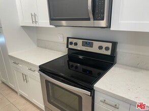 6798 Shearwater Ln in Malibu, CA - Building Photo - Building Photo