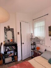 835 Pacific St, Unit Home in the courtyard in Santa Monica, CA - Building Photo - Building Photo