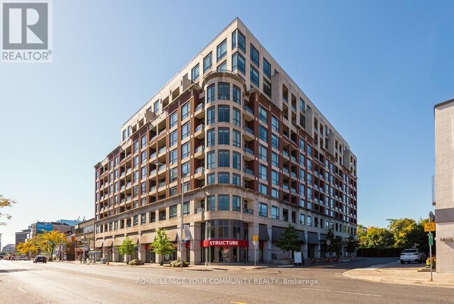 property at 23 Glebe Rd W