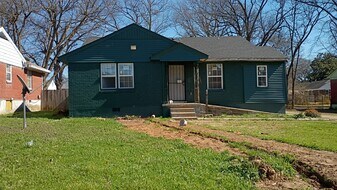 1490 Fox St in Memphis, TN - Building Photo