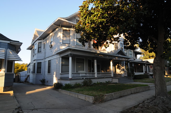 120 W Vine St in Redlands, CA - Building Photo - Building Photo