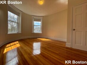 39 Mount Hood Rd in Boston, MA - Building Photo - Building Photo