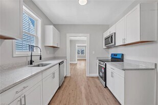 3941 Omohundro Ave, Unit Unit B in Norfolk, VA - Building Photo