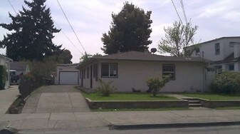 2320 82nd Ave in Oakland, CA - Building Photo