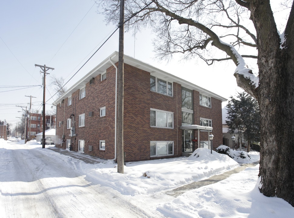 830 S 10th St in Lincoln, NE - Building Photo