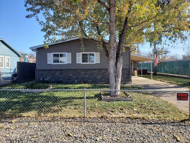 property at 1420 S Newell St