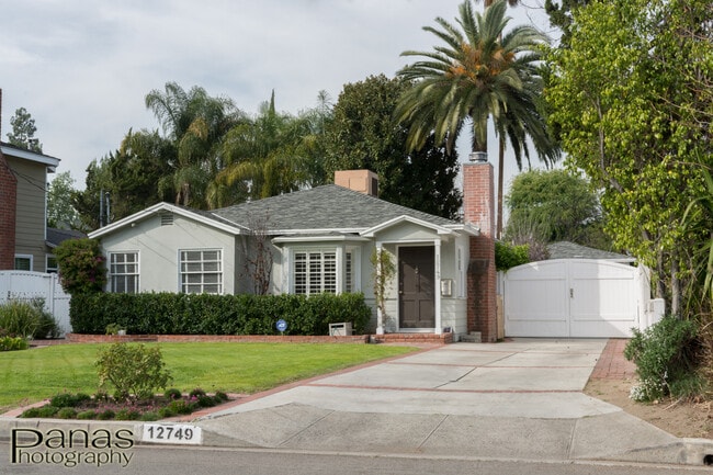 12749 Milbank St in Studio City, CA - Foto de edificio - Building Photo