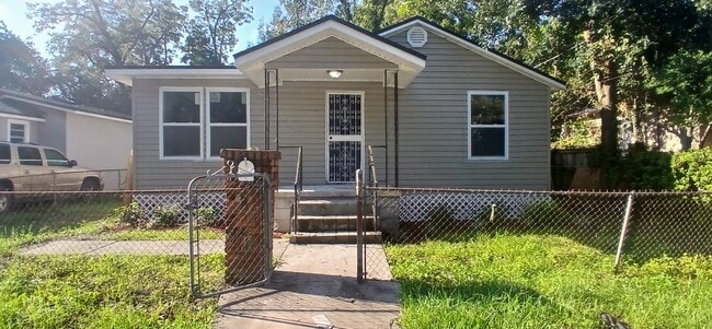 property at 1550 W 32nd St