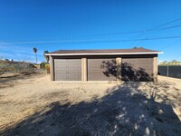 72044 Manana Dr in Twentynine Palms, CA - Foto de edificio - Building Photo