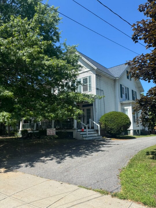 174 Main St in Altamont, NY - Building Photo