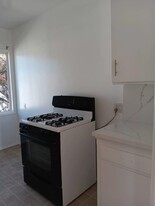 2100 N Verdugo Rd, Unit B in Glendale, CA - Building Photo