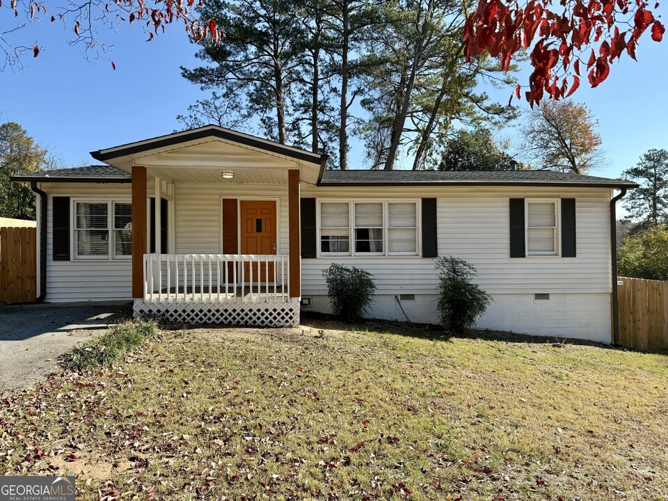 2363 Beverly Ln in Marietta, GA - Building Photo