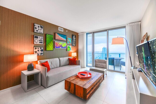 4111 S Ocean Dr in Hollywood, FL - Building Photo - Building Photo