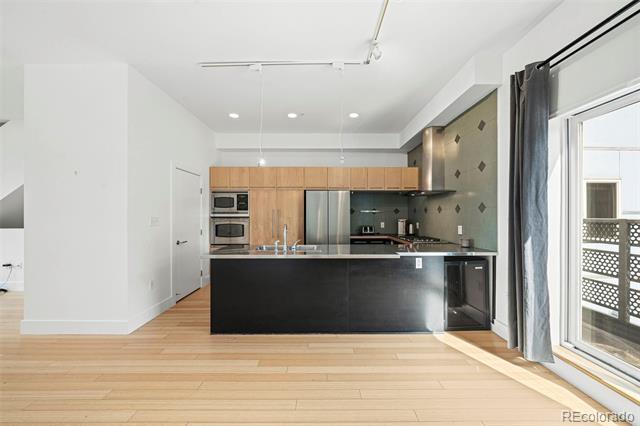 property at 2400 Champa St