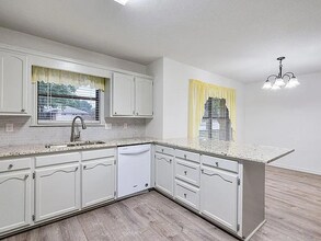 411 Bluebonnet St in Stephenville, TX - Foto de edificio - Building Photo