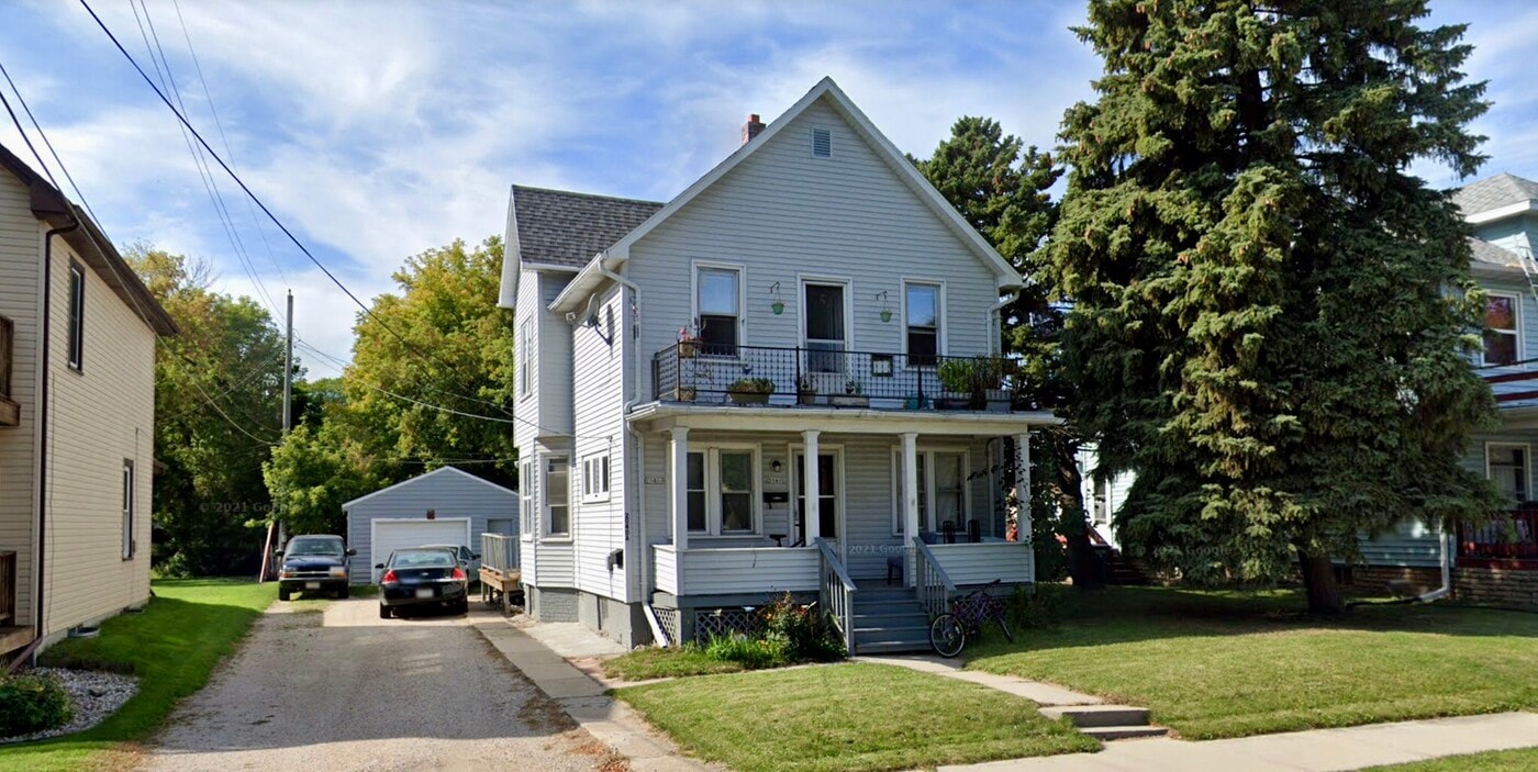 2040 N 13th St, Unit 2040A in Sheboygan, WI - Building Photo