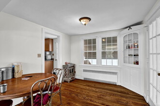 93 Elm St-Unit -1st Floor in Old Saybrook, CT - Building Photo - Building Photo