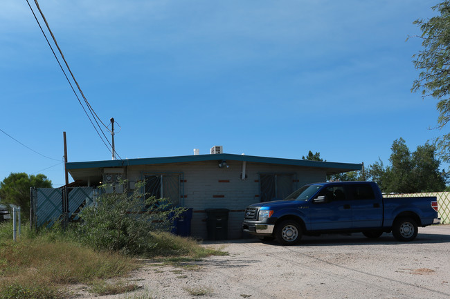 5780 E 24th St in Tucson, AZ - Foto de edificio - Building Photo