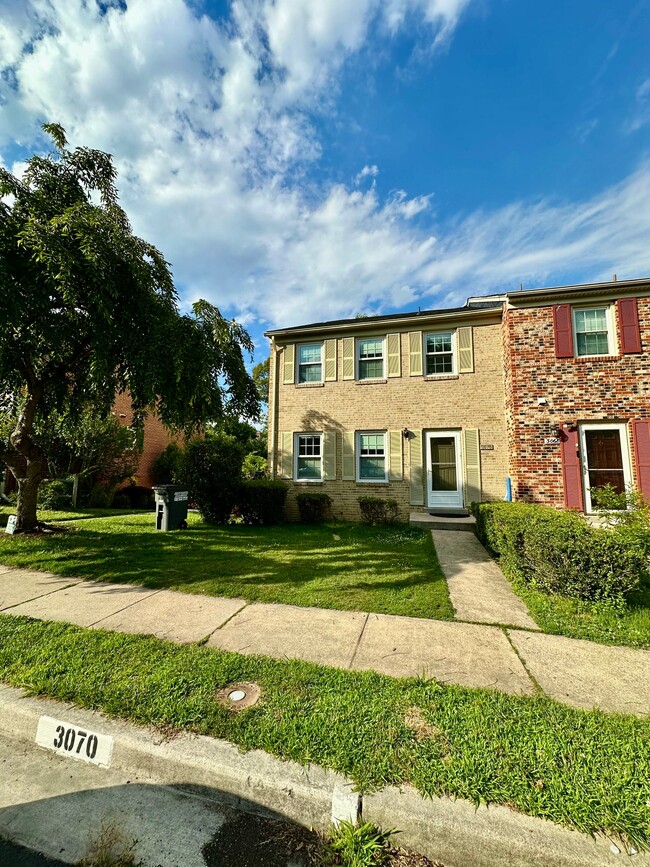 property at 3070 Tecumseh Ct