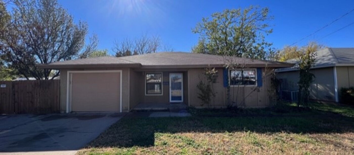 2301 S 18th St in Abilene, TX - Building Photo