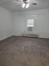 403 Locust Ave, Unit Apartment 4 in Washington, PA - Building Photo - Building Photo