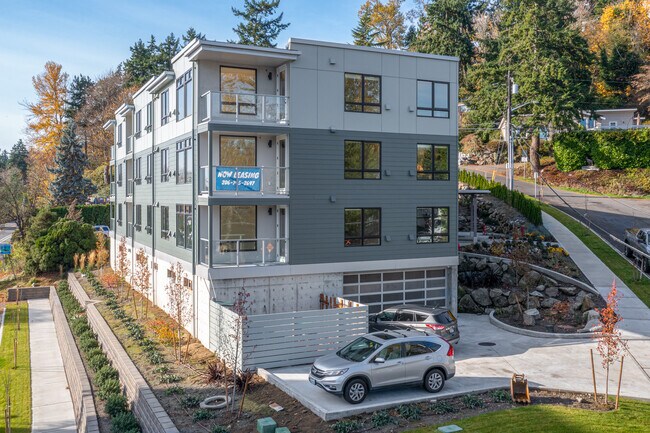 9040 Juanita Apartments in Kirkland, WA - Foto de edificio - Building Photo