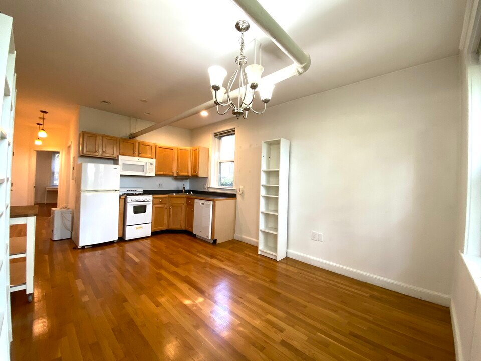 94 Mason Ter, Unit 97-B in Brookline, MA - Foto de edificio