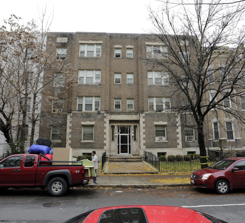 1429 Columbia Rd NW in Washington, DC - Building Photo