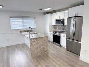 11230 SW 5th St in Miami, FL - Building Photo - Building Photo